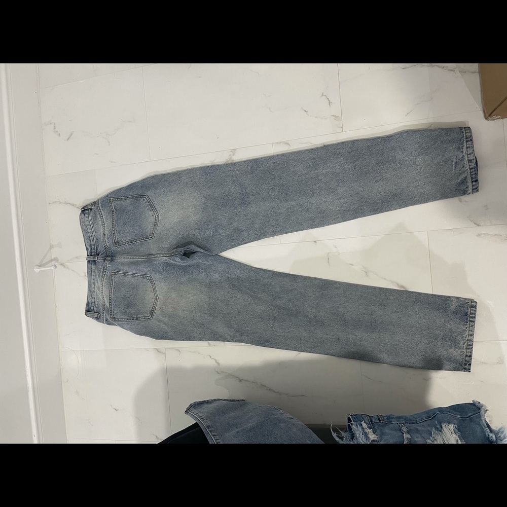 Missy empire perrie straight leg split detail jean